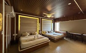 Hotel Dev Ganga