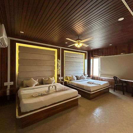 Hotel Dev Ganga Rishikesh Exterior photo