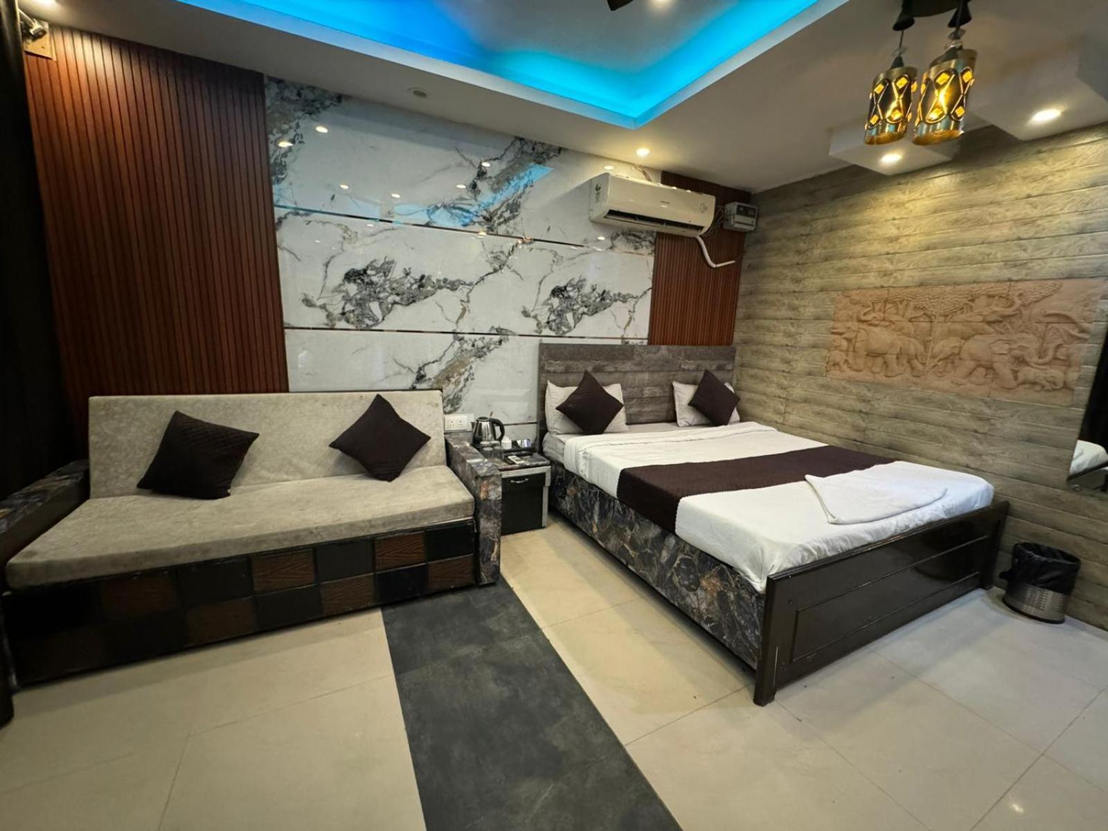 Hotel Dev Ganga Rishikesh Exterior photo