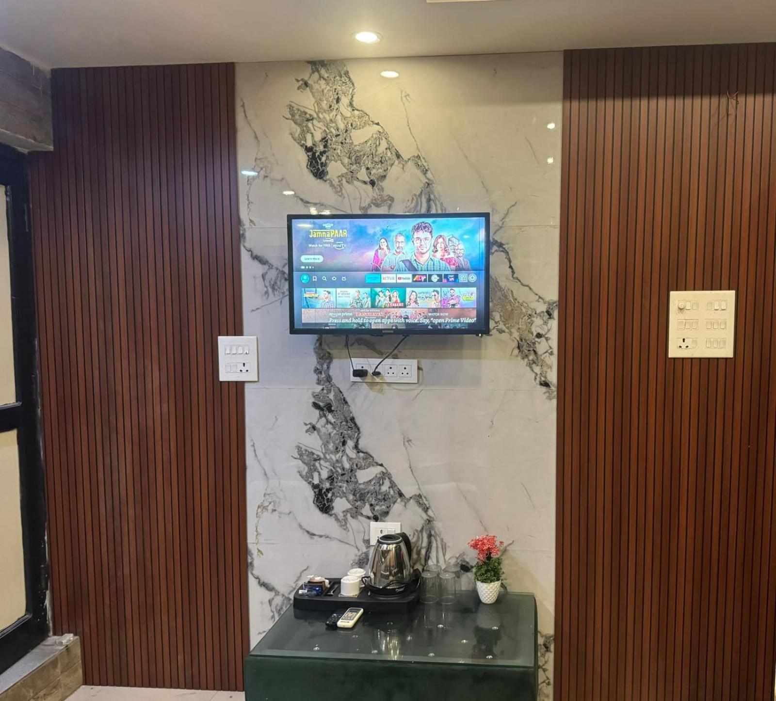 Hotel Dev Ganga Rishikesh Exterior photo