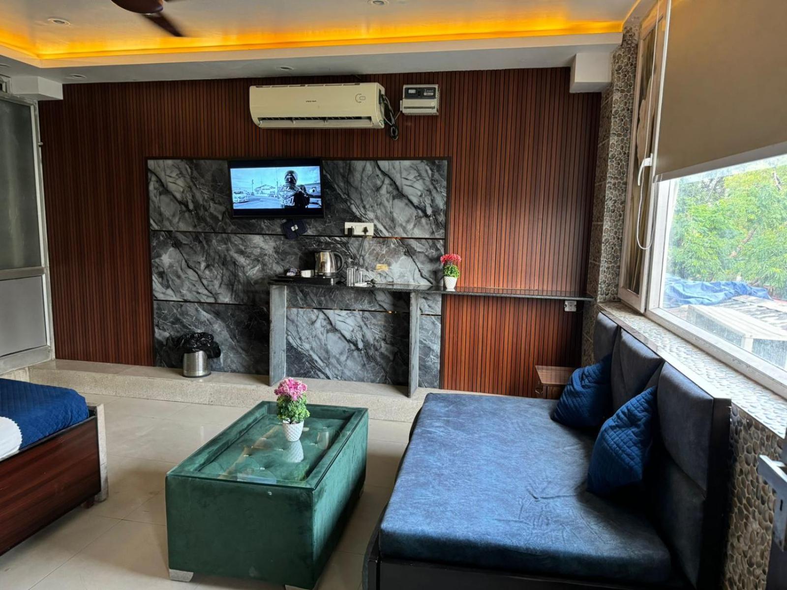 Hotel Dev Ganga Rishikesh Exterior photo