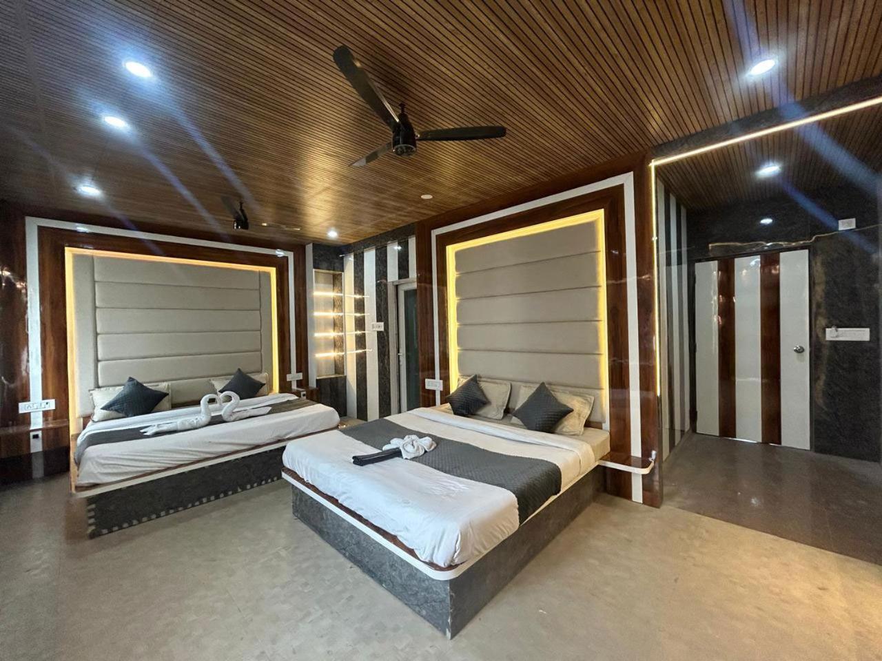 Hotel Dev Ganga Rishikesh Exterior photo