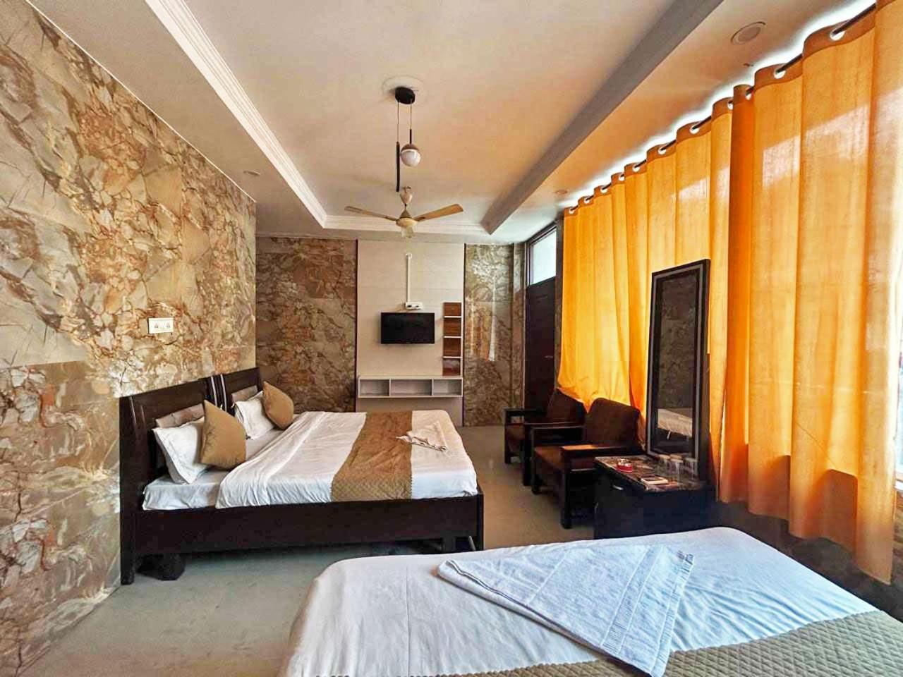 Hotel Dev Ganga Rishikesh Exterior photo
