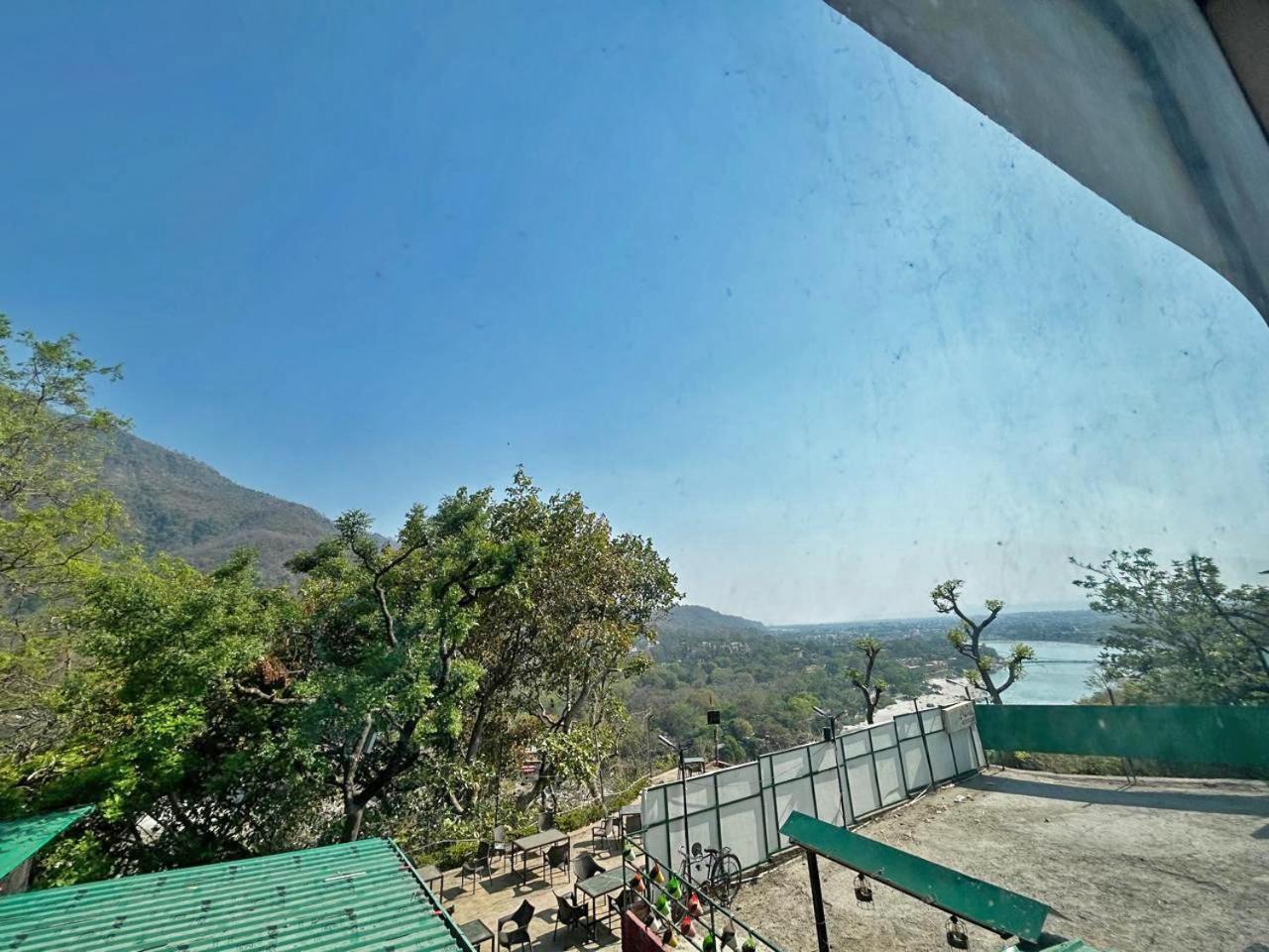 Hotel Dev Ganga Rishikesh Exterior photo