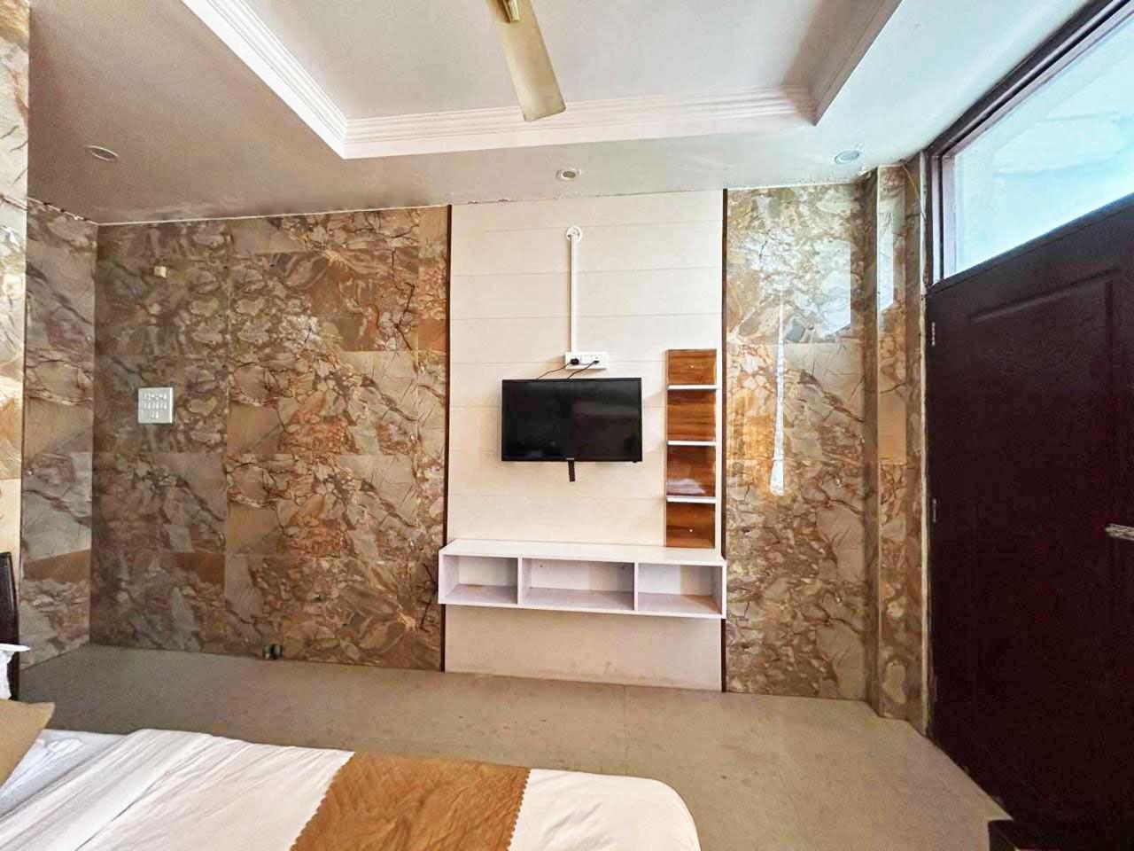 Hotel Dev Ganga Rishikesh Exterior photo