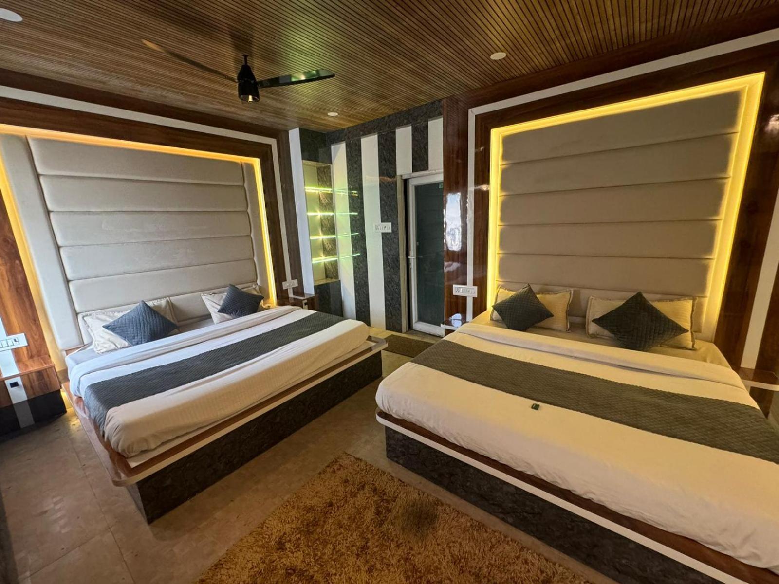 Hotel Dev Ganga Rishikesh Exterior photo