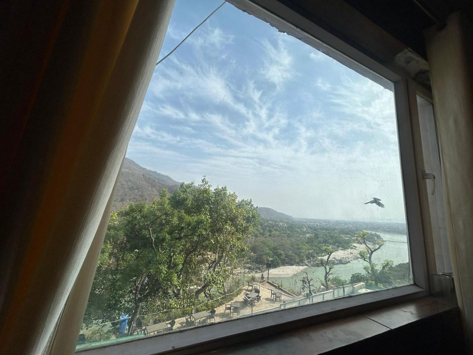 Hotel Dev Ganga Rishikesh Exterior photo