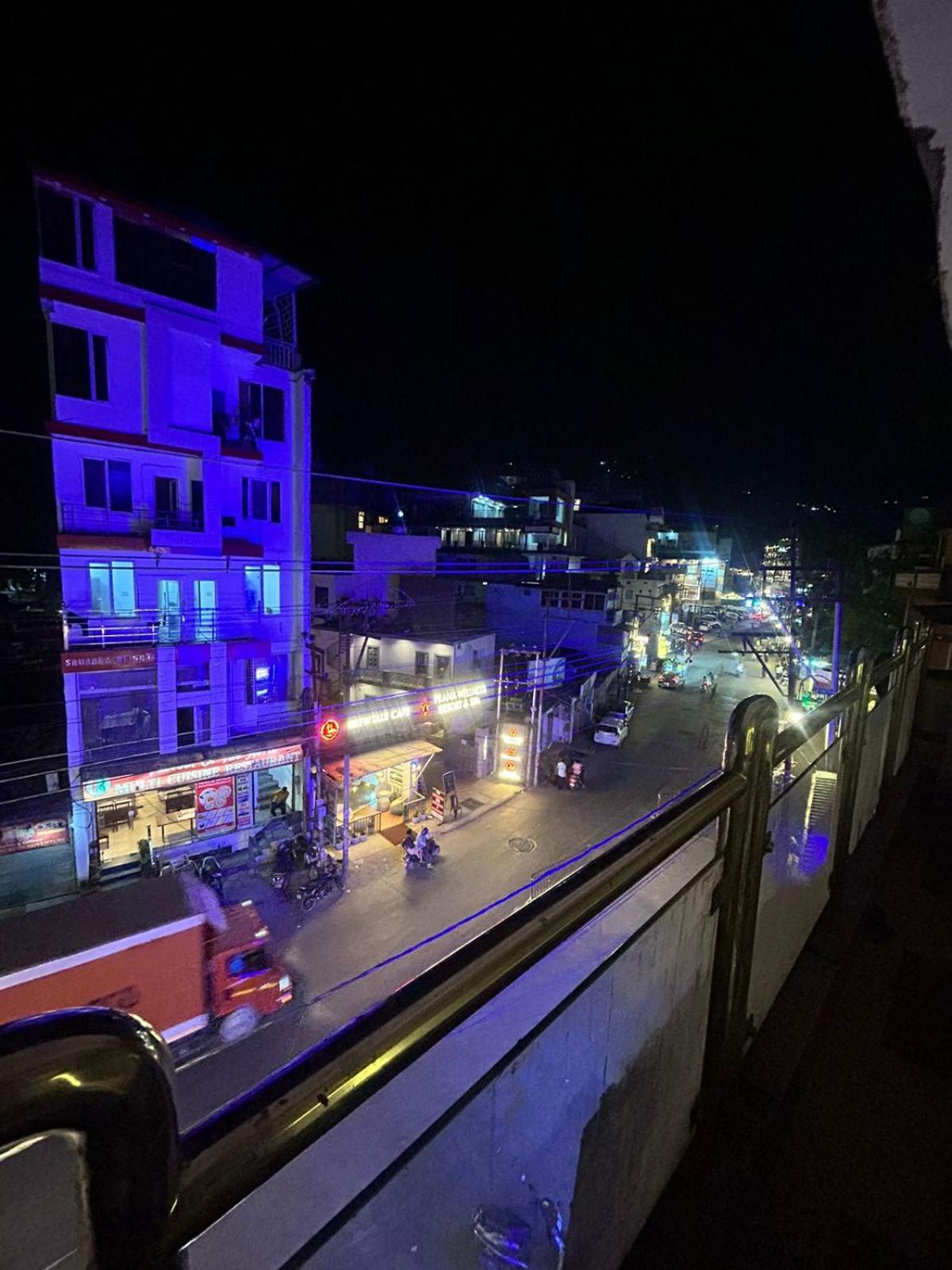 Hotel Dev Ganga Rishikesh Exterior photo