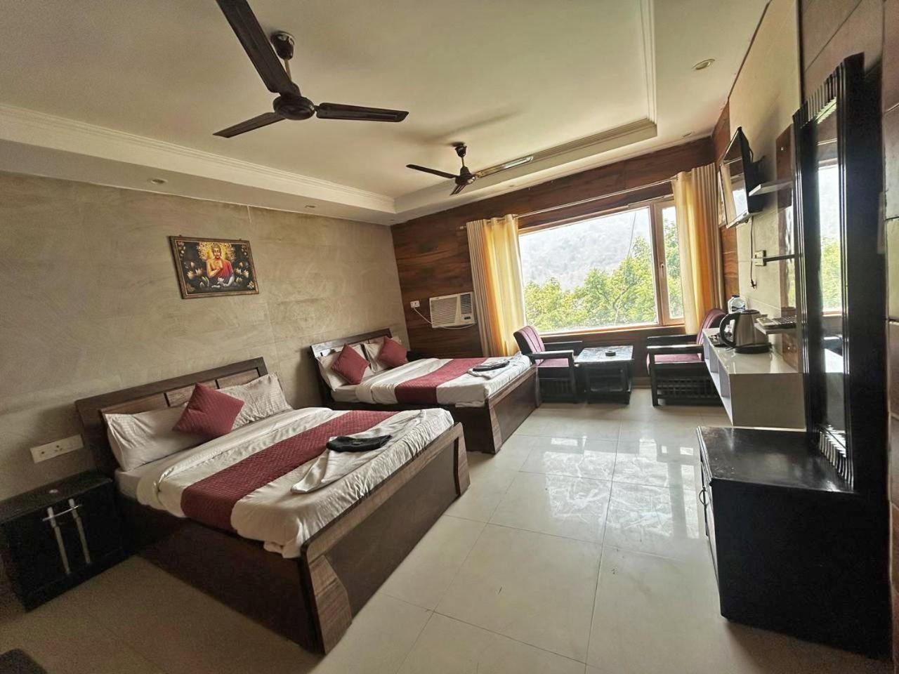 Hotel Dev Ganga Rishikesh Exterior photo