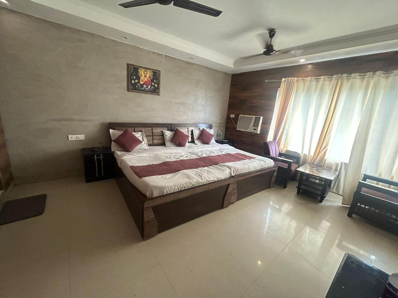 Hotel Dev Ganga Rishikesh Exterior photo
