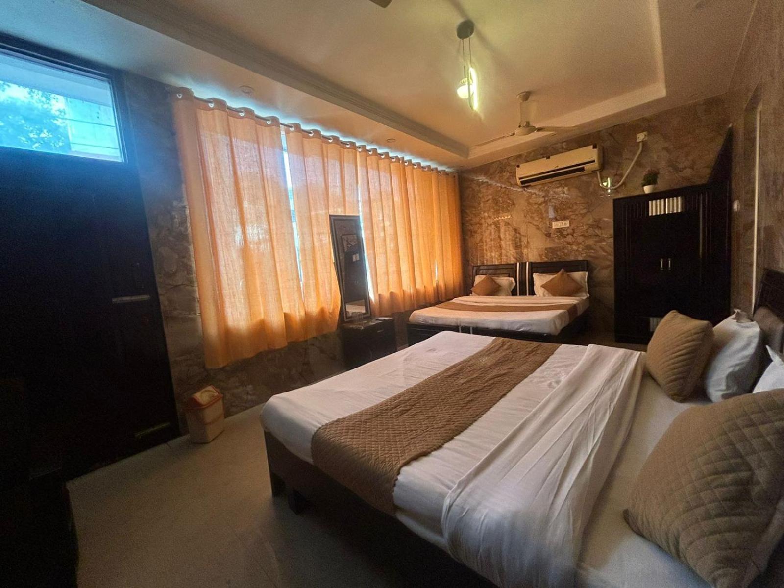 Hotel Dev Ganga Rishikesh Exterior photo