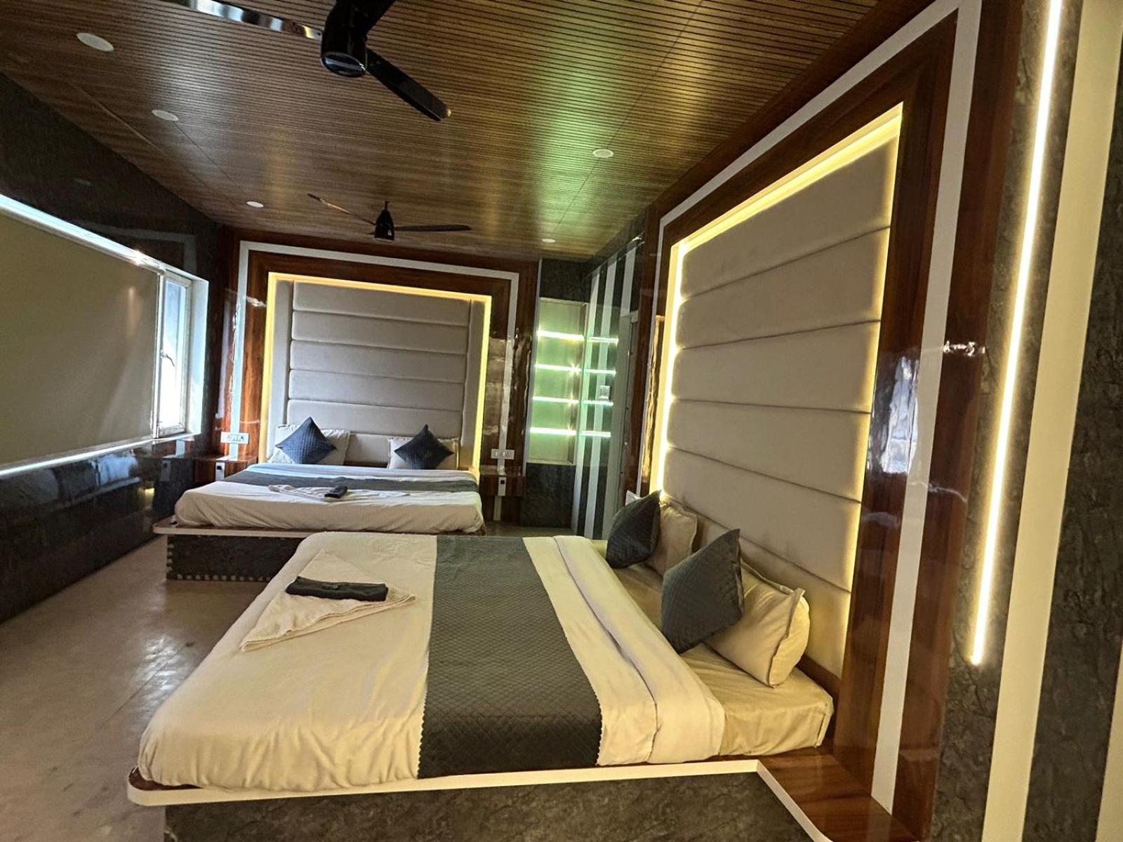 Hotel Dev Ganga Rishikesh Exterior photo